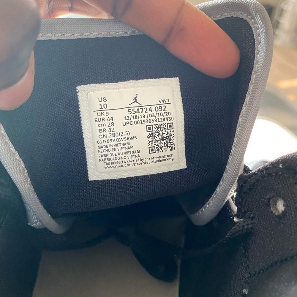 Used Nike Dunks Mid Top - Picture 4 of 5